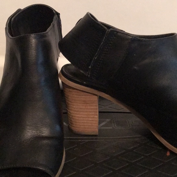 Open toe boots - Picture 2 of 4